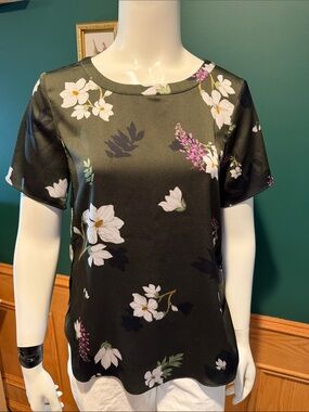 Banana Republic Olive Green Floral Crewneck Top